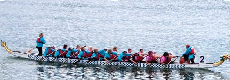 Dragonboat Klub Zadar vesla na moru