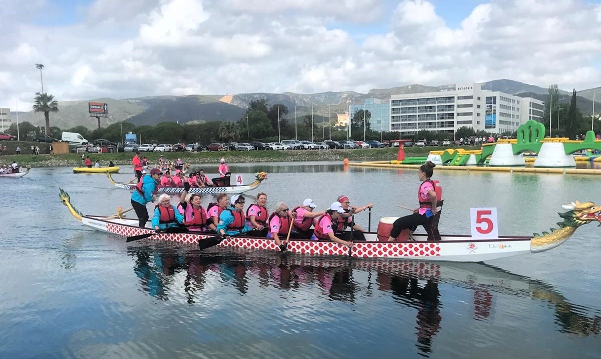 Pink tim Dragonboat Kluba Zadar na vodi